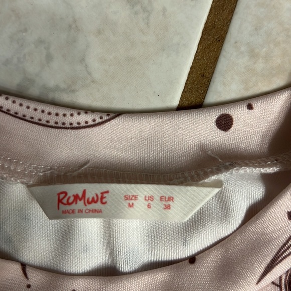 Romwe crop top. M fits a S. Pink & dark purple. - Picture 4 of 5